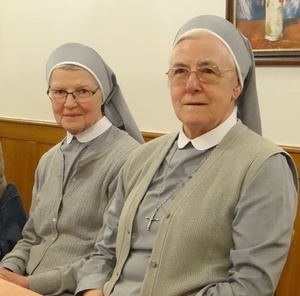 Sr. M. Siegrun, links, und Sr. M. Roswitha 